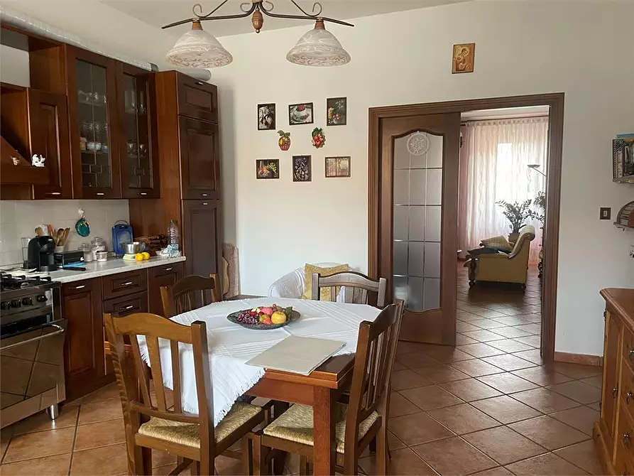 Immagine 7 di Quadrilocale in vendita  in Piazza Borghi a Varano Borghi