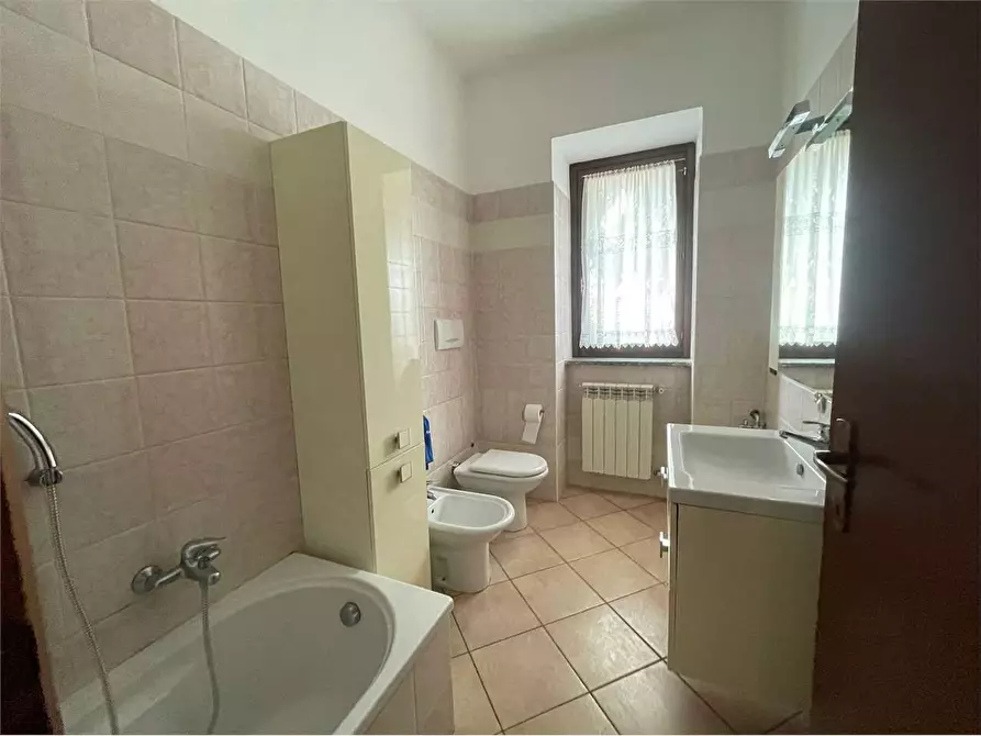 Immagine 28 di Appartamento in vendita  in via Binaghi a Somma Lombardo