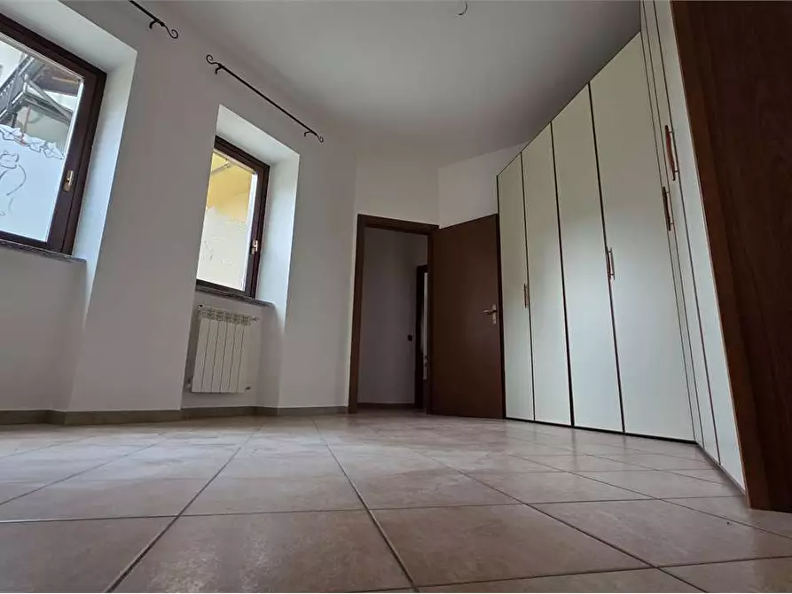 Immagine 25 di Appartamento in vendita  in via Binaghi a Somma Lombardo