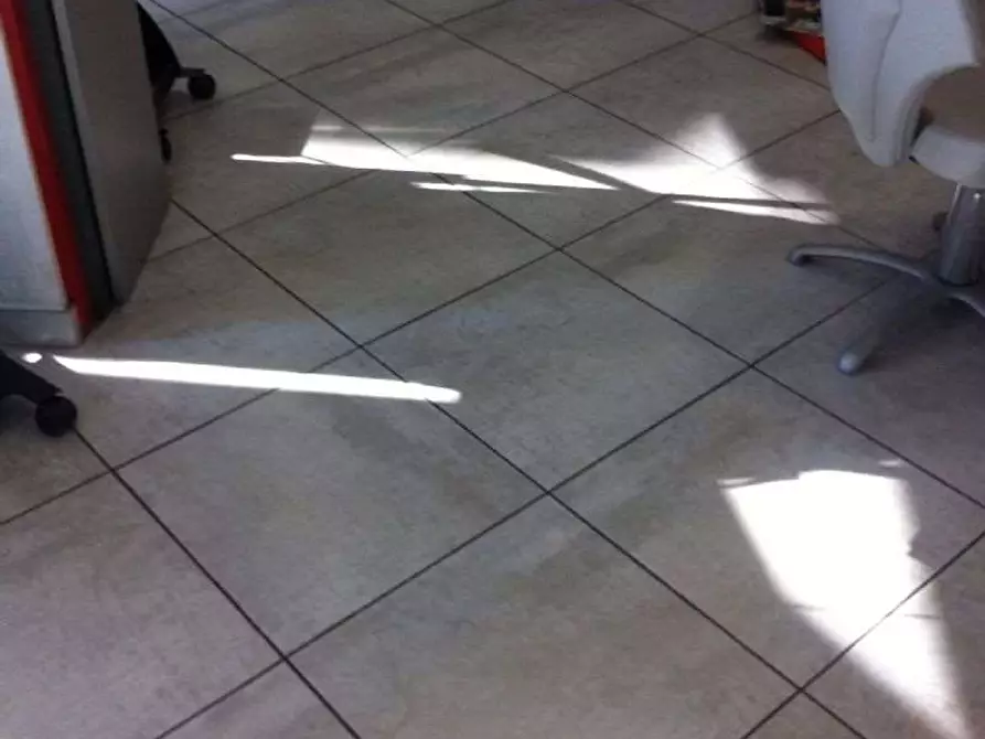 Immagine 9 di Negozio in vendita  in Piazza Modigliani 10/b a Nichelino