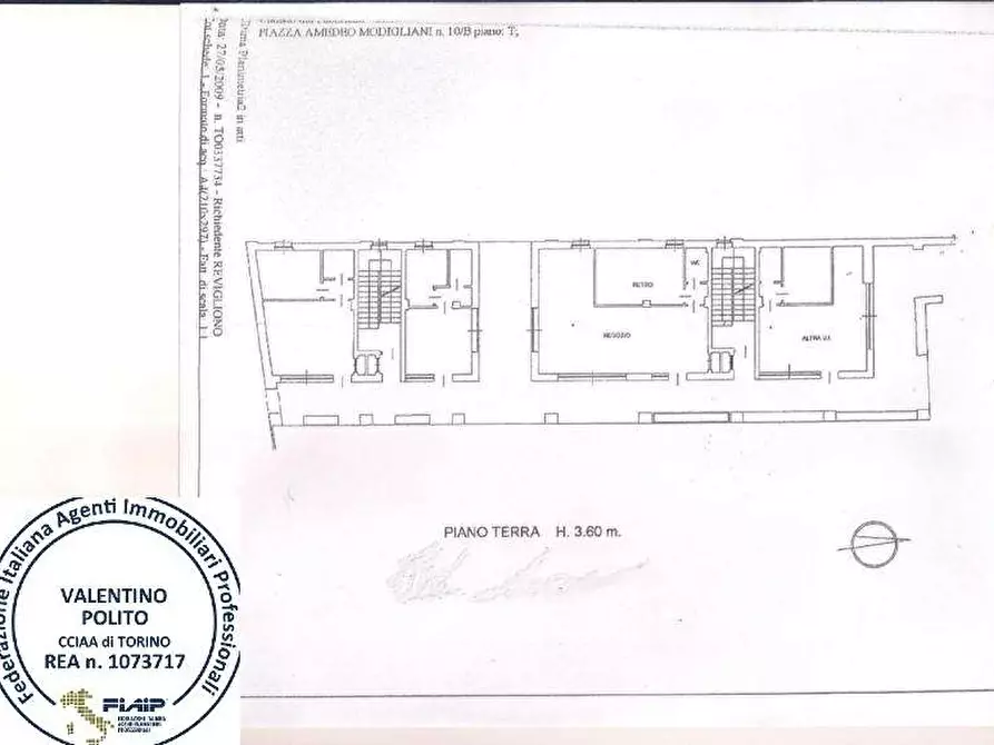 Immagine 1 di Negozio in vendita  in Piazza Modigliani 10/b a Nichelino