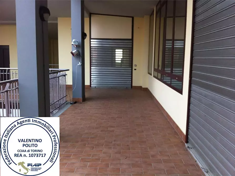 Immagine 10 di Negozio in vendita  in Via padre Giovanni Aliberti 45/47 a Vinovo