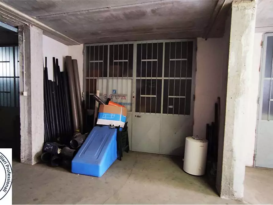 Immagine 1 di Garage in vendita  in Via Carignano 55 a La Loggia