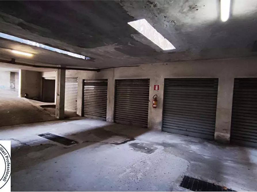 Immagine 2 di Garage in vendita  in via juvarra 12 a Nichelino