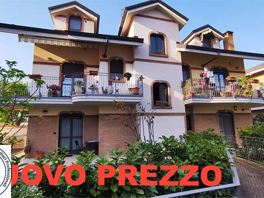 Immagine 1 di Villa in vendita  in Via giusti a Nichelino