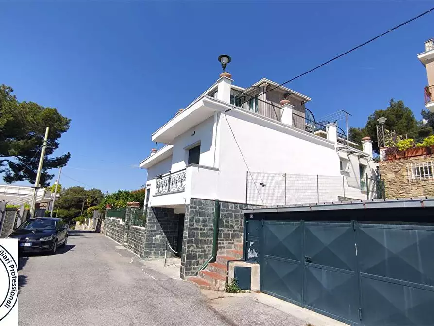 Immagine 3 di Villa in vendita  in Via Orizzonte 91 a Andora
