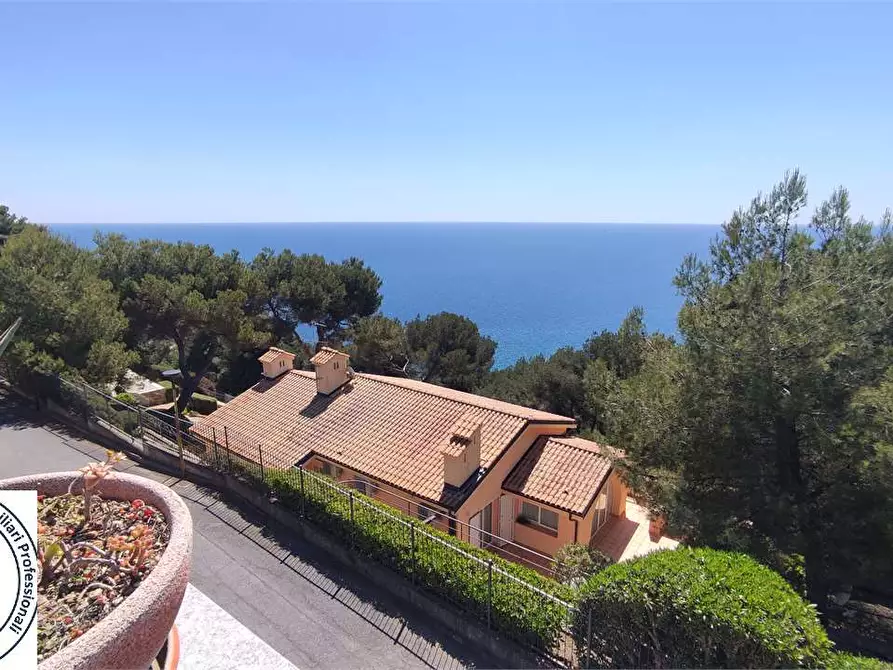Immagine 34 di Villa in vendita  in Via Orizzonte 91 a Andora