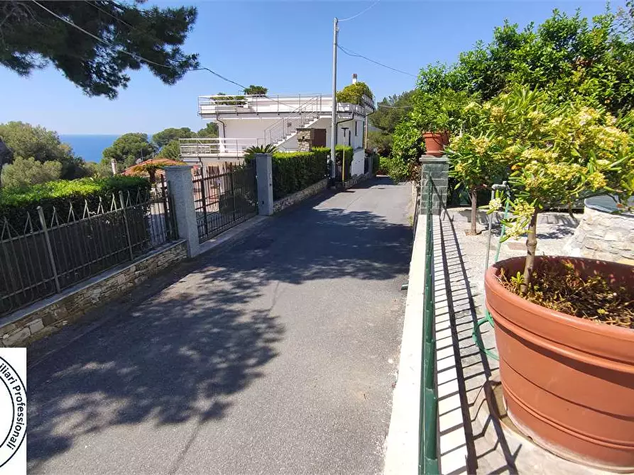 Immagine 71 di Villa in vendita  in Via Orizzonte 91 a Andora