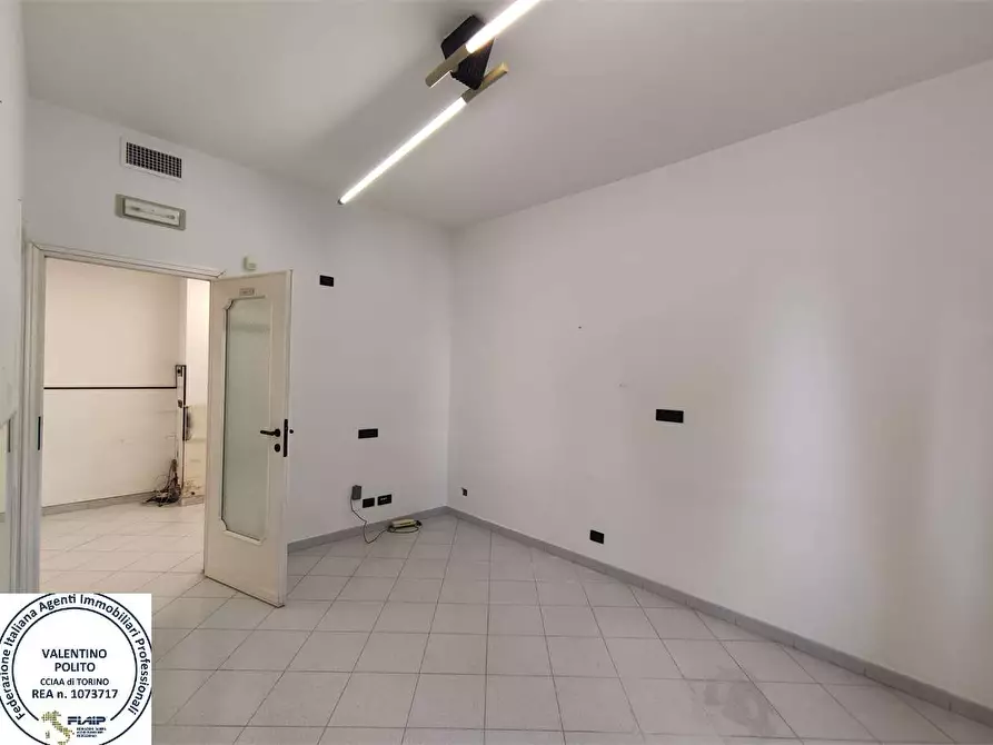 Immagine 10 di Quadrilocale in vendita  in Strada Carignano 32 a Moncalieri