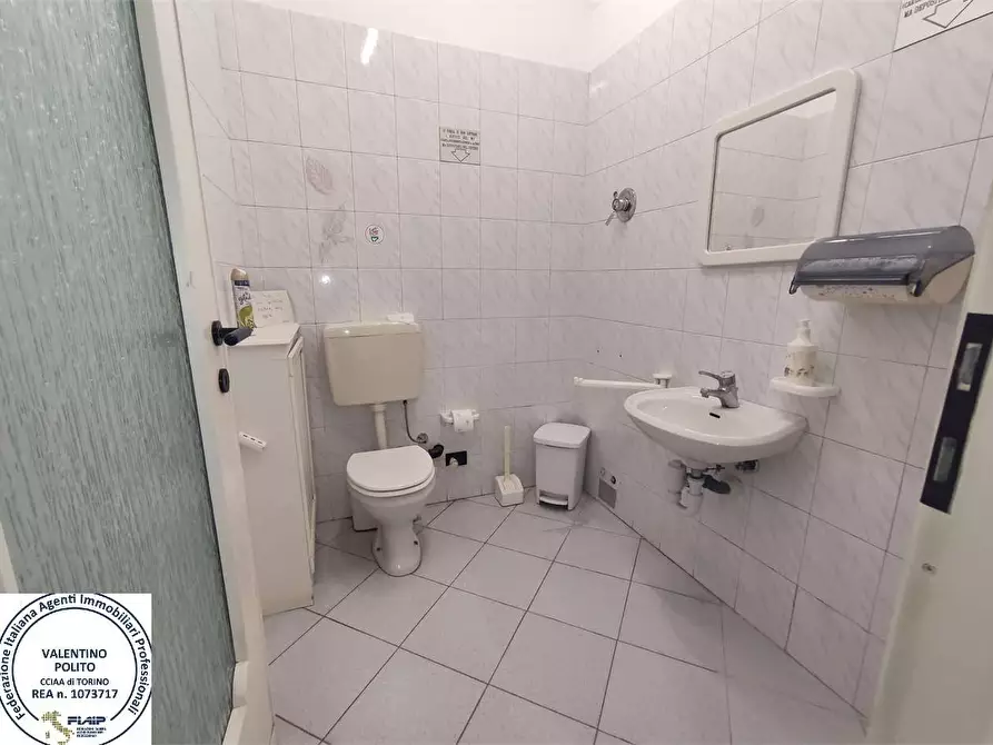 Immagine 15 di Quadrilocale in vendita  in Strada Carignano 32 a Moncalieri