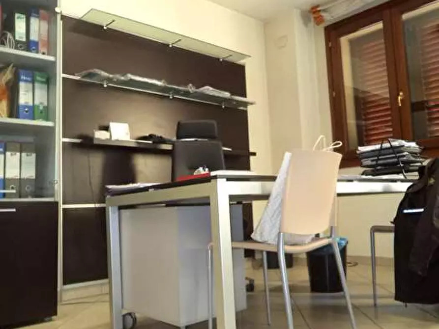 Immagine 2 di Ufficio in affitto  a Poggio A Caiano