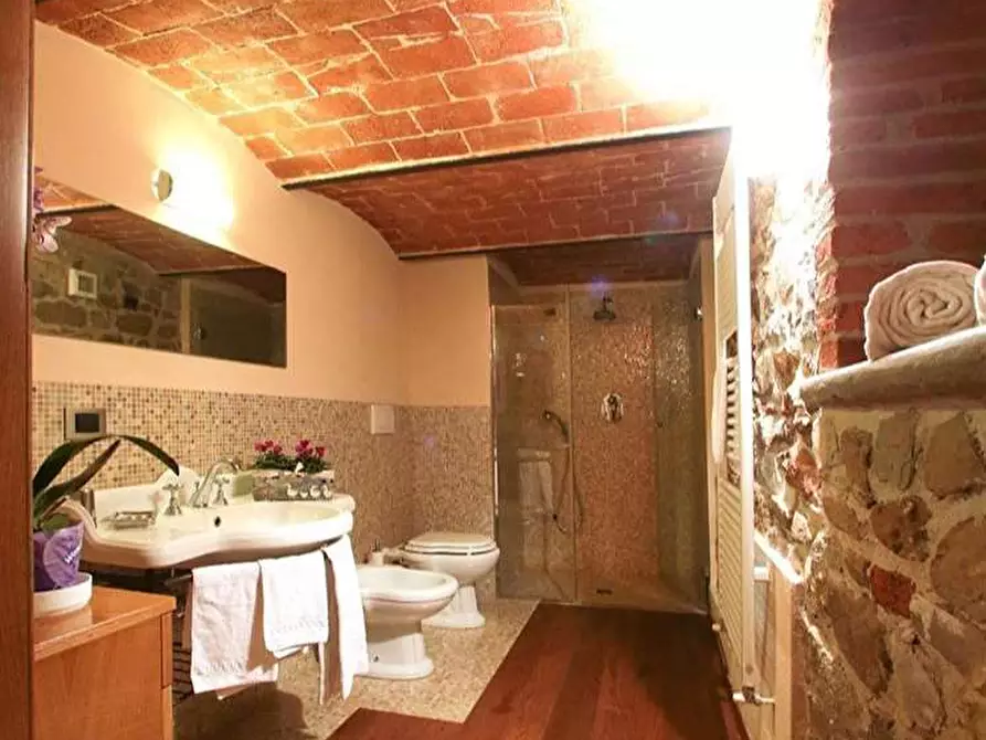 Immagine 3 di Quadrilocale in affitto  a Carmignano