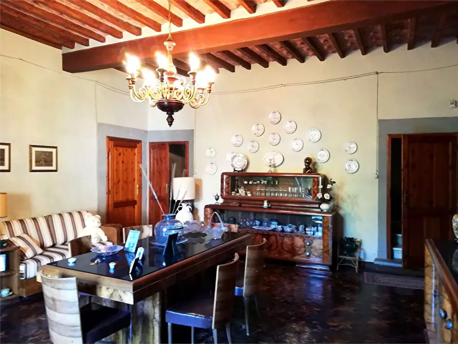 Immagine 6 di Villa in vendita  a Quarrata