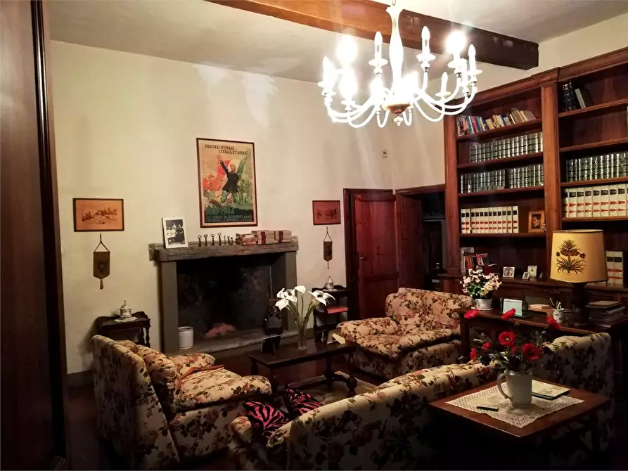 Immagine 14 di Villa in vendita  a Quarrata