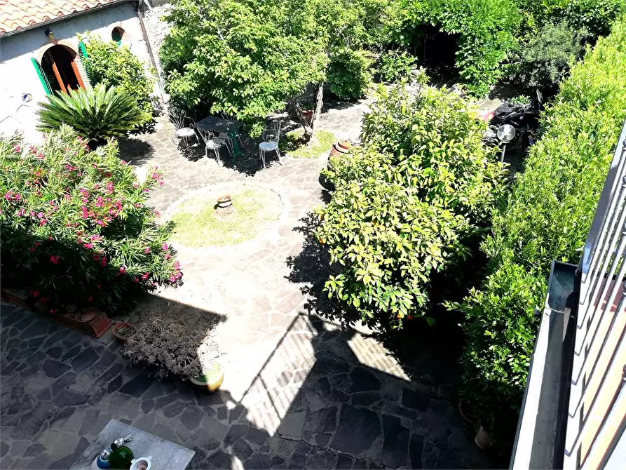 Immagine 5 di Villa in vendita  a Quarrata