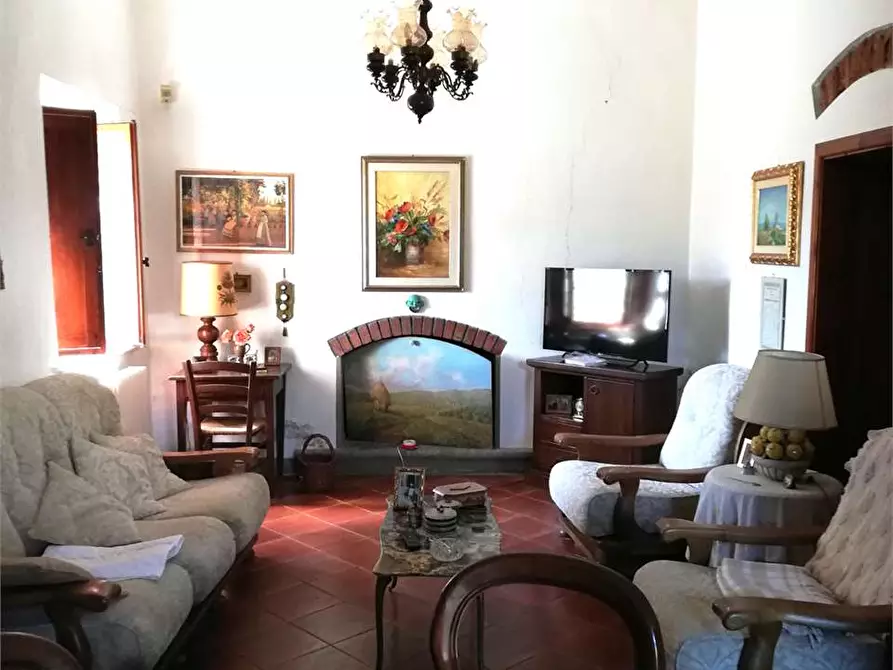 Immagine 15 di Villa in vendita  a Quarrata