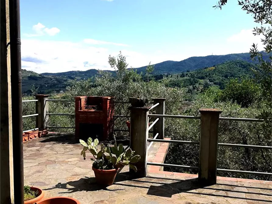 Immagine 2 di Villa in vendita  a Quarrata