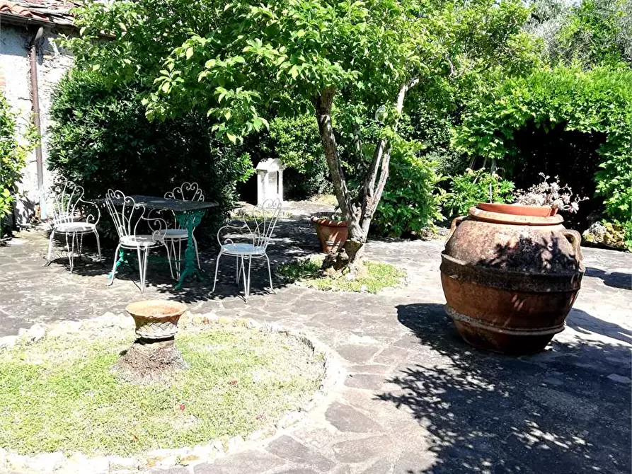 Immagine 16 di Villa in vendita  a Quarrata