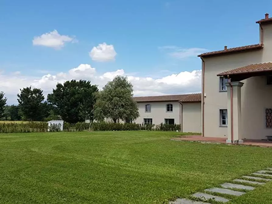 Immagine 1 di Rustico / casale in vendita  a Prato