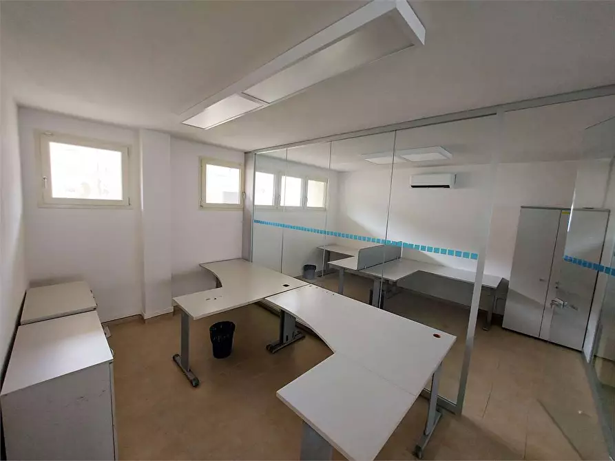 Immagine 5 di Ufficio in vendita  a Prato