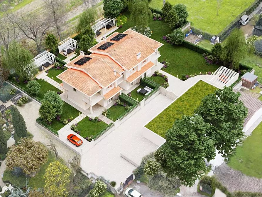 Immagine 5 di Villa in vendita  a Campi Bisenzio