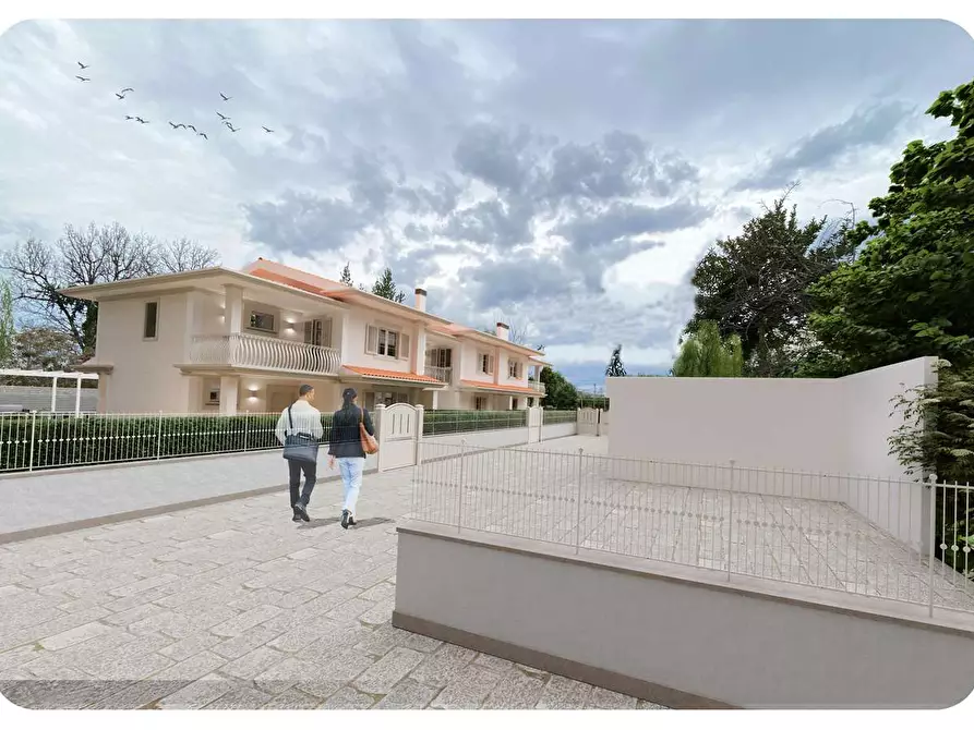 Immagine 6 di Villa in vendita  a Campi Bisenzio