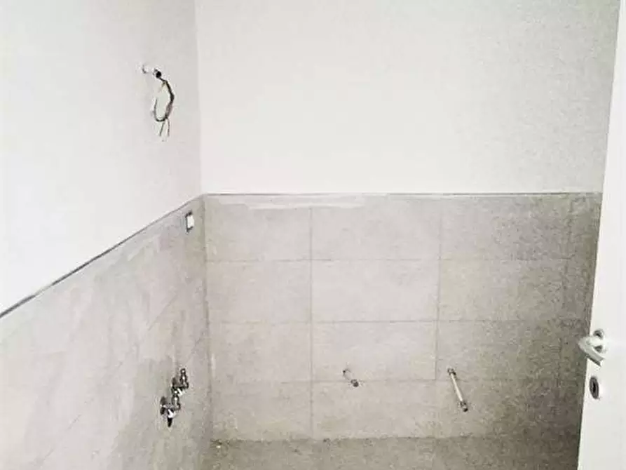 Immagine 20 di Rustico / casale in vendita  a Prato