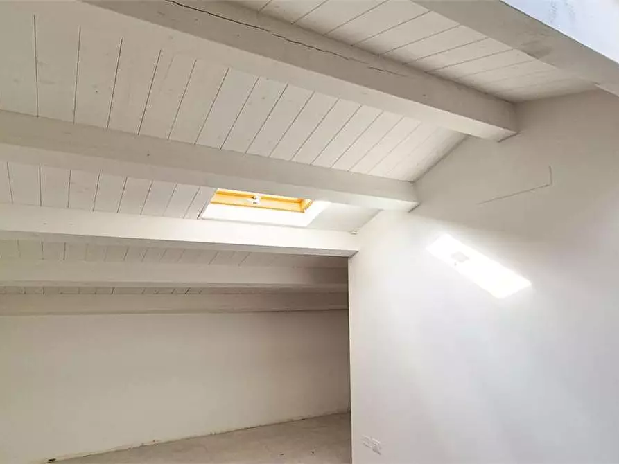 Immagine 1 di Rustico / casale in vendita  a Prato