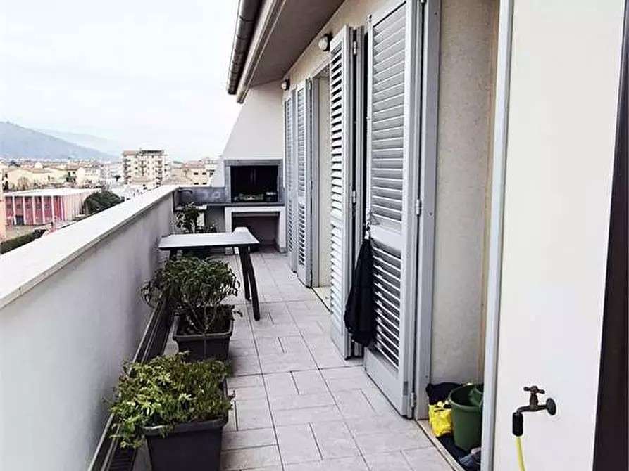 Immagine 46 di Attico in vendita  a Prato