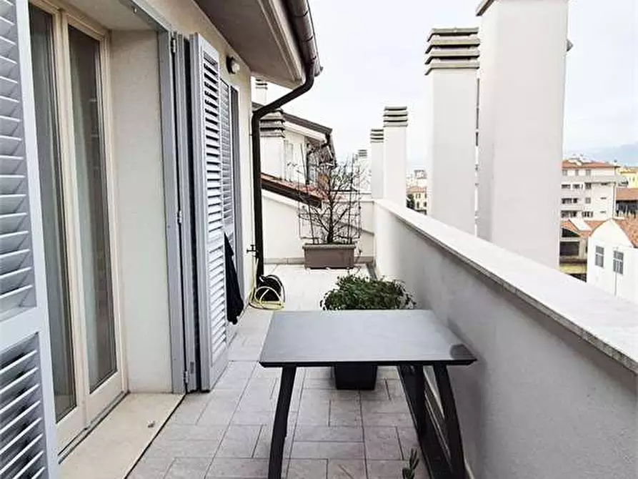 Immagine 49 di Attico in vendita  a Prato