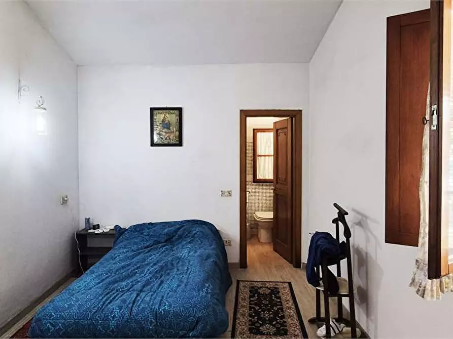 Immagine 16 di Villa in vendita  a Prato