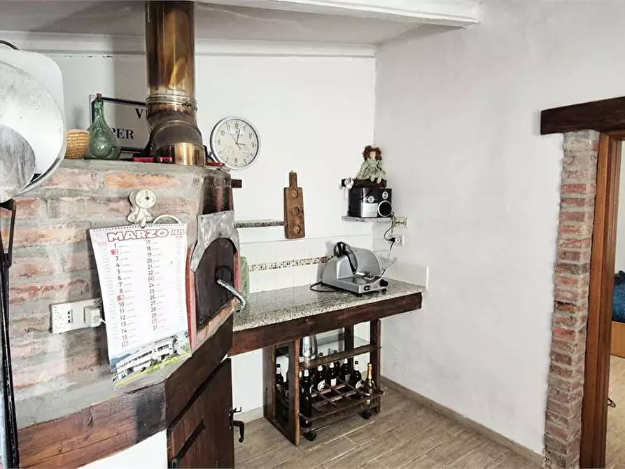 Immagine 19 di Villa in vendita  a Prato