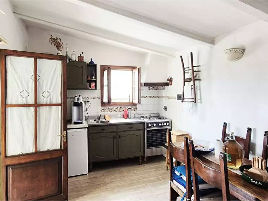 Immagine 20 di Villa in vendita  a Prato