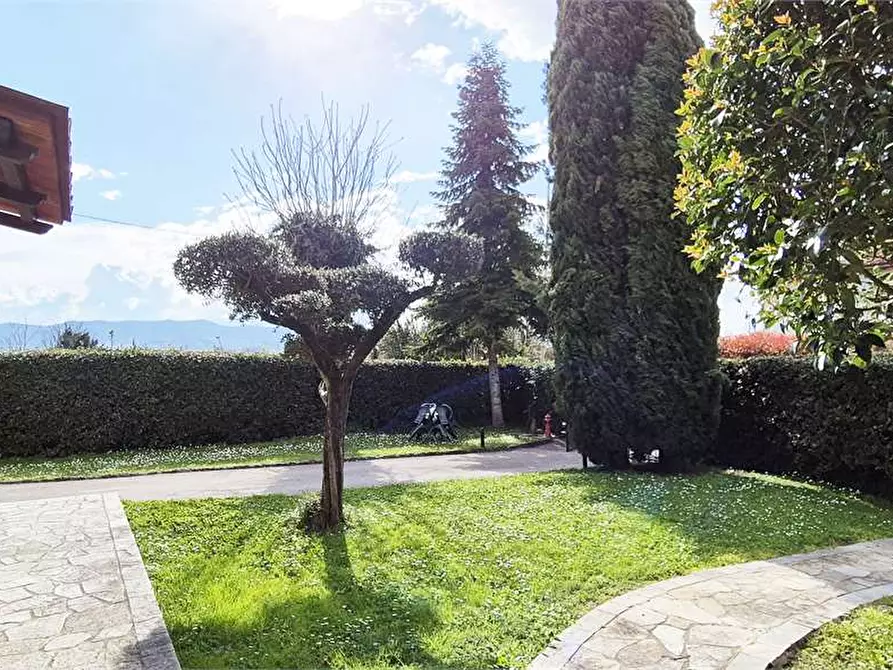 Immagine 1 di Villa in vendita  a Prato