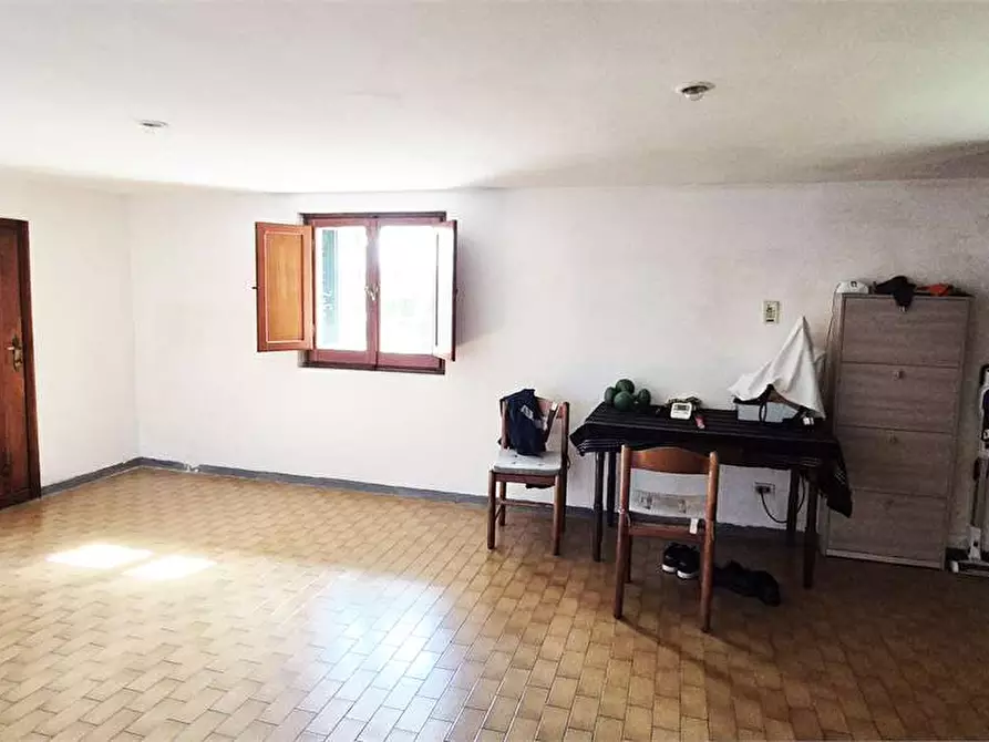 Immagine 29 di Villa in vendita  a Prato