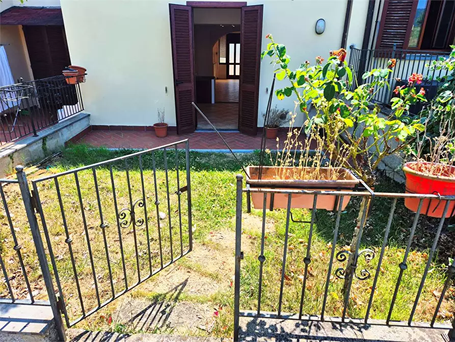 Immagine 9 di Rustico / casale in vendita  a Pistoia