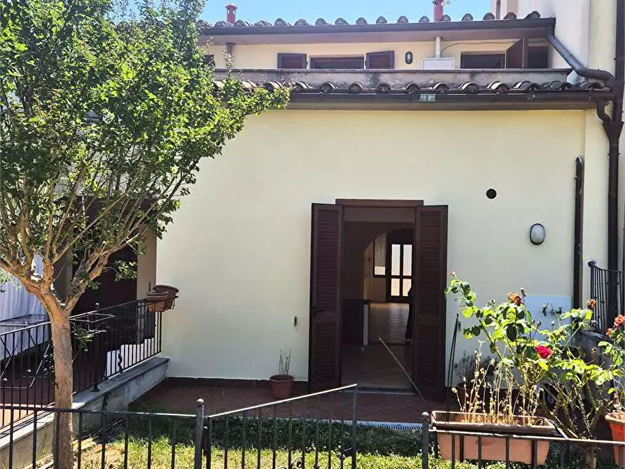 Immagine 13 di Rustico / casale in vendita  a Pistoia