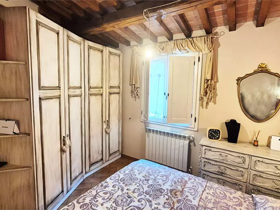 Immagine 18 di Casa indipendente in vendita  a Carmignano