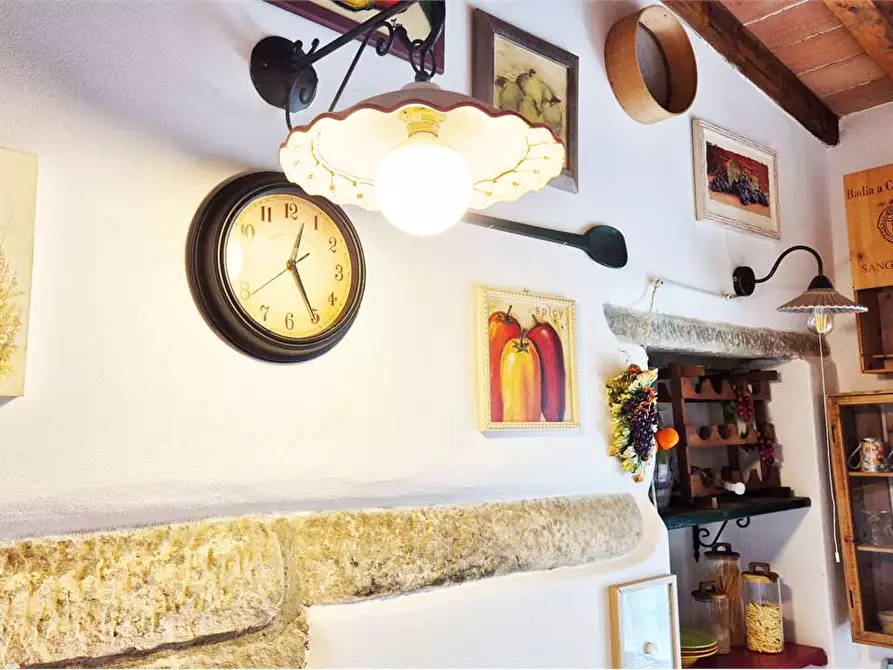 Immagine 6 di Casa indipendente in vendita  a Carmignano