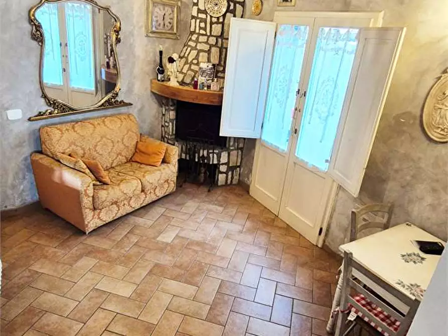 Immagine 12 di Casa indipendente in vendita  a Carmignano