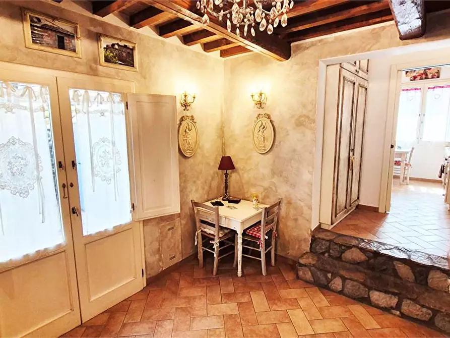 Immagine 13 di Casa indipendente in vendita  a Carmignano