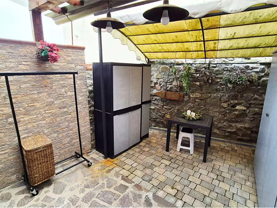 Immagine 8 di Casa indipendente in vendita  a Carmignano