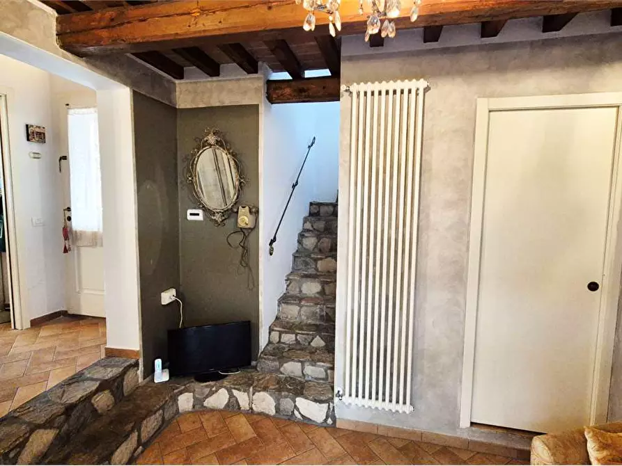 Immagine 10 di Casa indipendente in vendita  a Carmignano