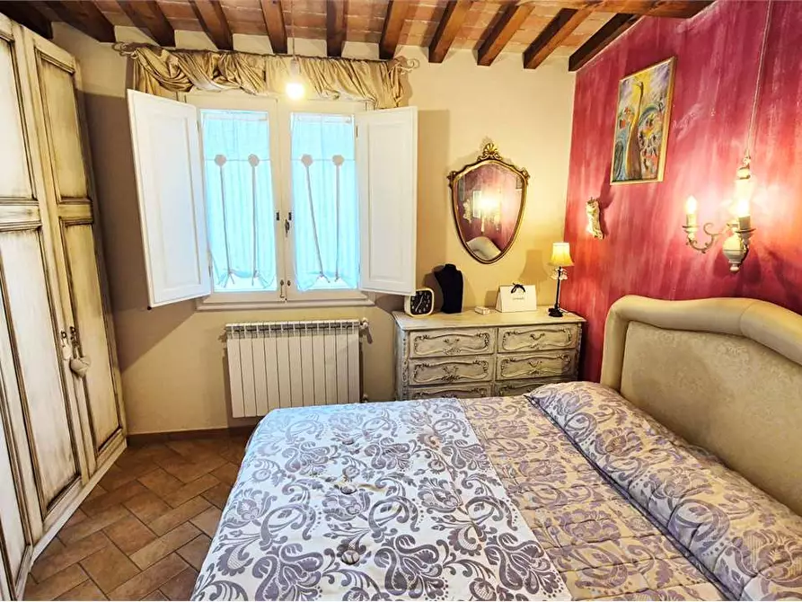 Immagine 15 di Casa indipendente in vendita  a Carmignano