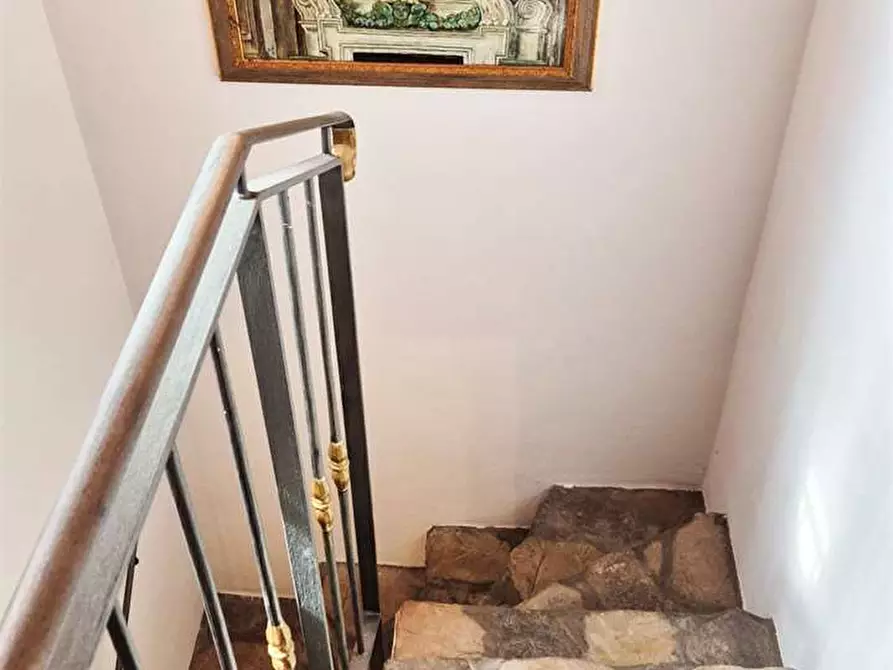 Immagine 39 di Casa indipendente in vendita  a Carmignano
