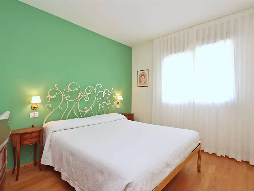 Immagine 11 di Attico in vendita  a Prato