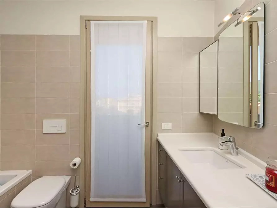 Immagine 13 di Attico in vendita  a Prato