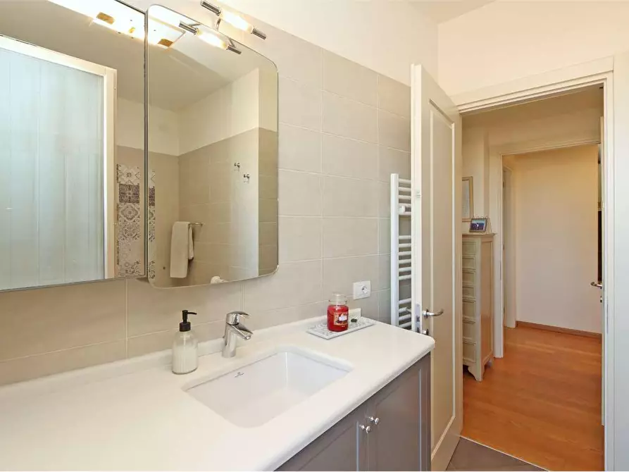 Immagine 23 di Attico in vendita  a Prato