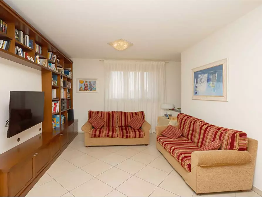 Immagine 15 di Attico in vendita  a Prato