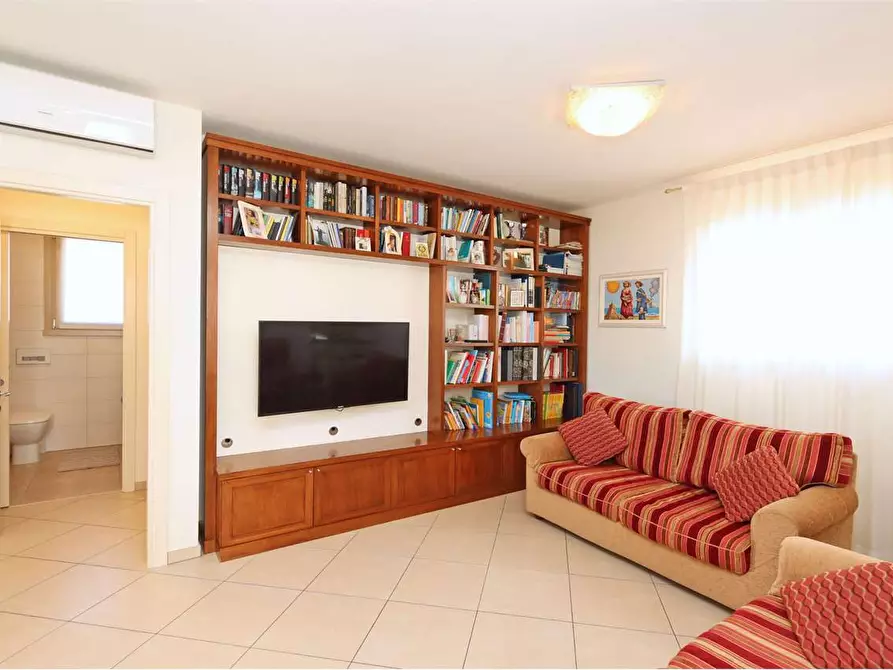 Immagine 4 di Attico in vendita  a Prato